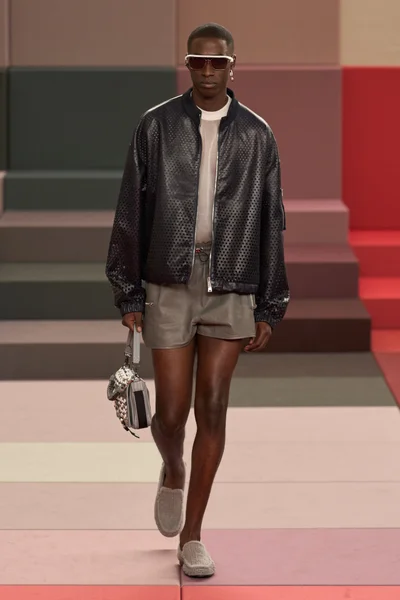 Look 37